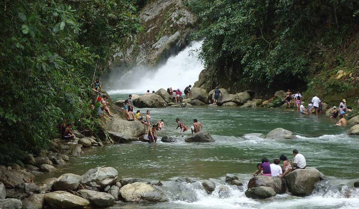 Excursion-Mindo: Fishing, boat trips and swimming