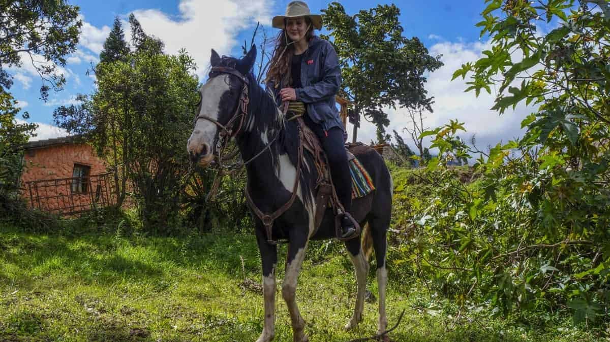 Excursion-Otavalo: On horseback to Lake Cuicocha